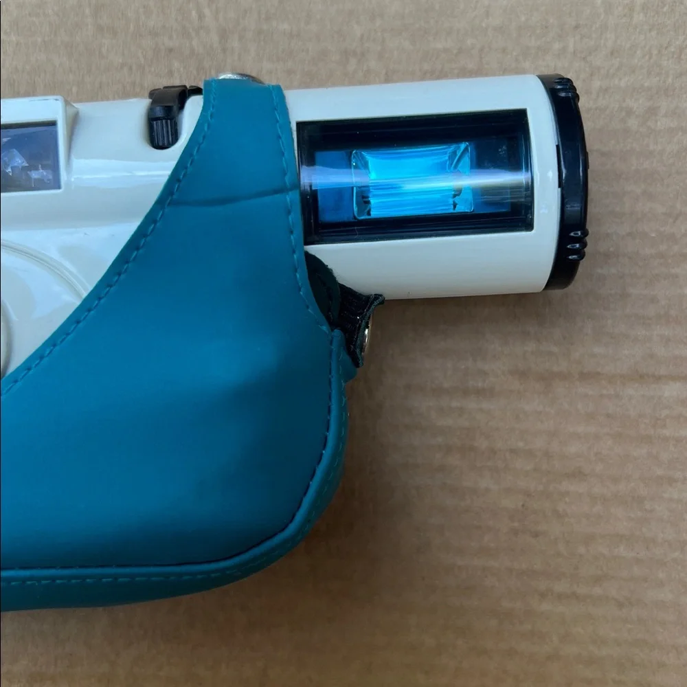 White Lomography Color Splash Camera 35mm w/ 2 Covers